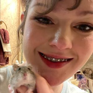 Meet your Posher, Avery